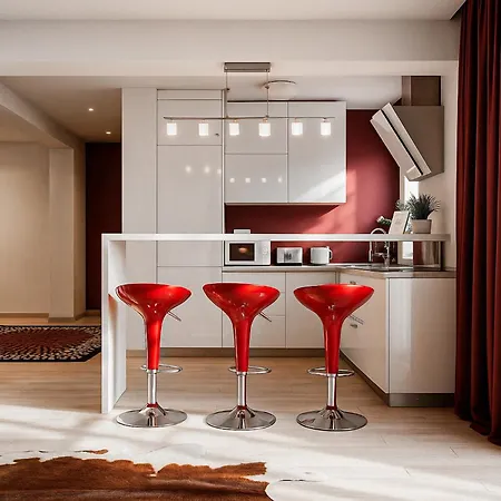 Qult - Old Pearl * 布加勒斯特