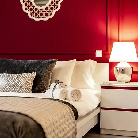 Qult - Old Pearl Apartment *